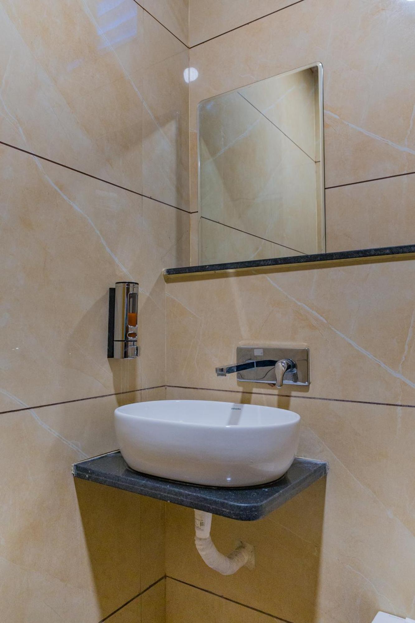 Hotel Kanha Shree By Cosmos Green إندور الغرفة الصورة