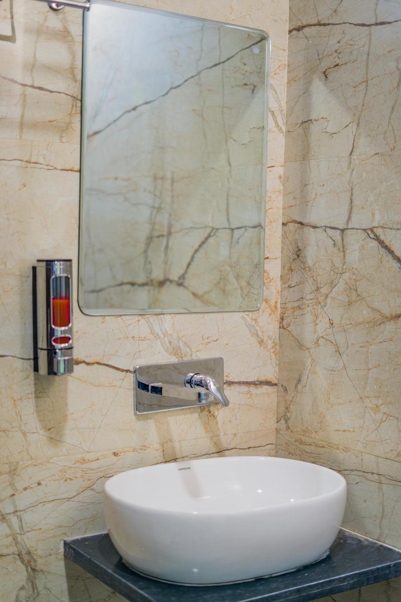 Hotel Kanha Shree By Cosmos Green إندور الغرفة الصورة